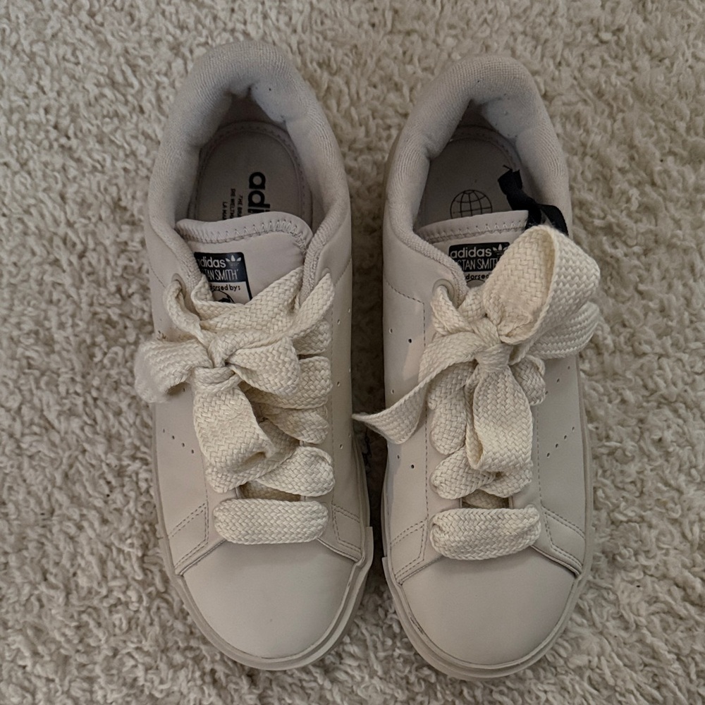 adidas Off-White/Beige Stan Smith Lace-Up Sneakers